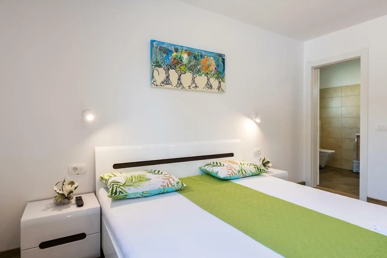 Villa MarEma Pola 0*,  Croazia